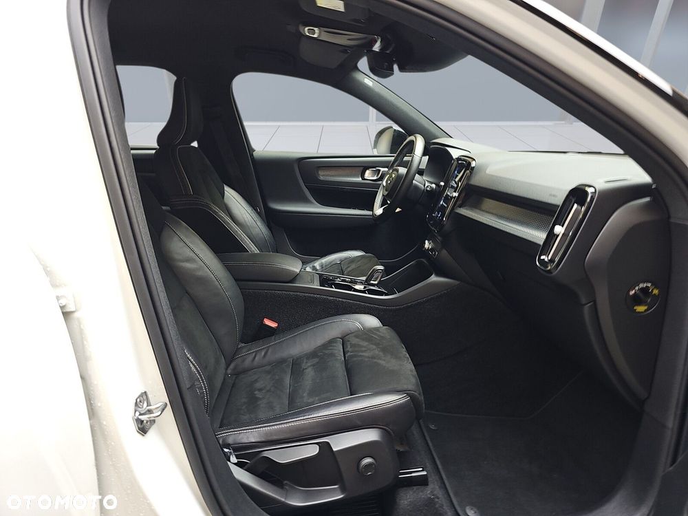 Volvo XC 40 T3 R-Design - 13