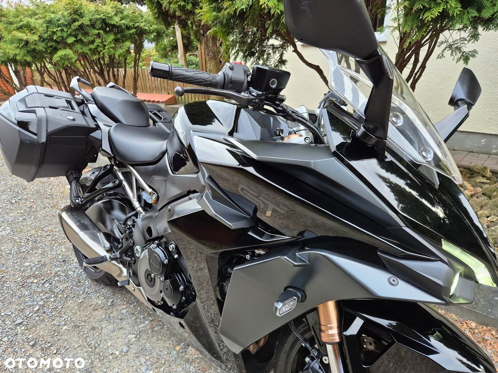 Suzuki GSX 1000 - 15