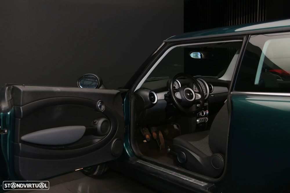 MINI 3 Portas One - 13