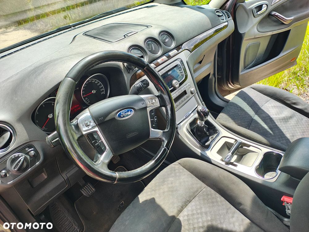 Ford Galaxy 2.0 TDCi Ghia - 27