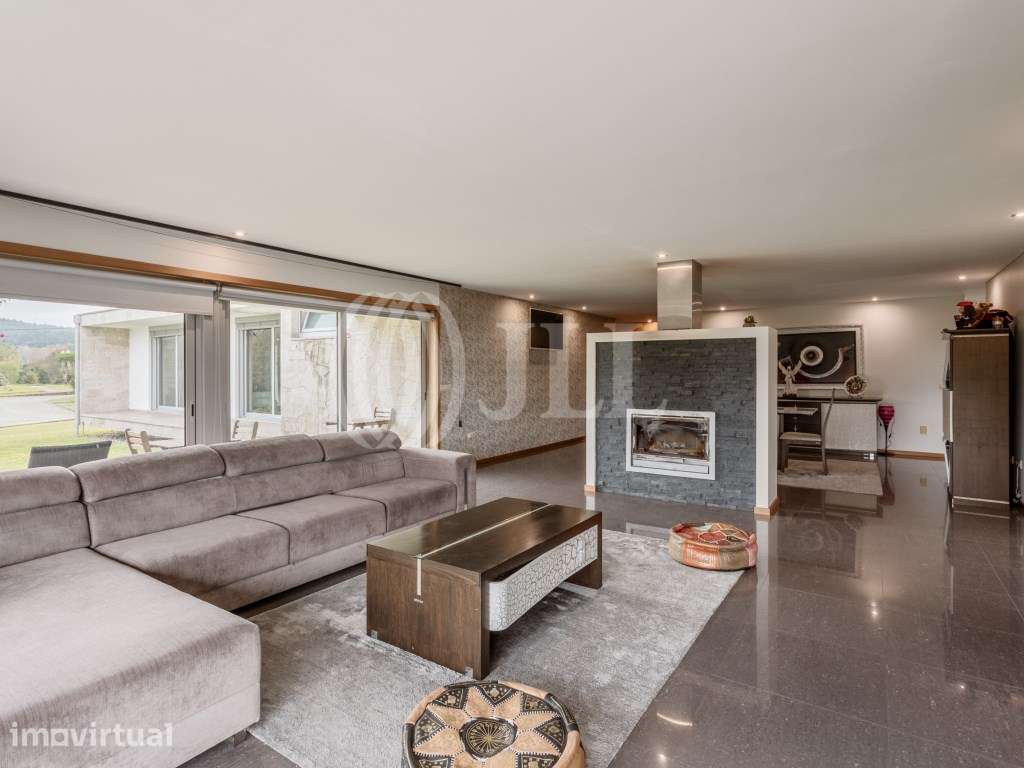 Moradia T4 com jardim e garagem,em Briteiros, Guimarães - Grande imagem: 3/35
