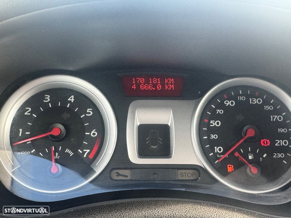Renault Clio 1.2 16V Dynamique S - 7