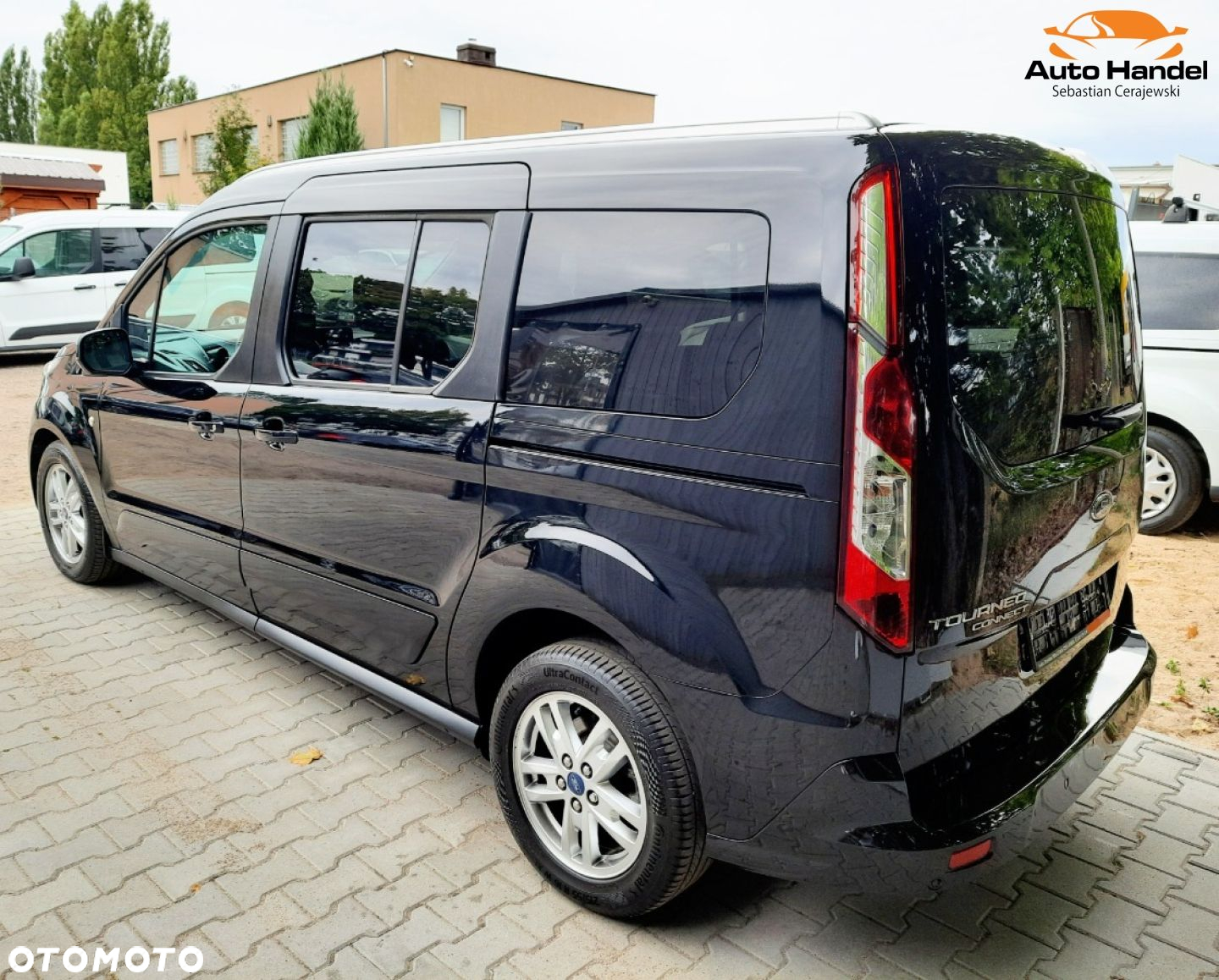 Ford Tourneo Connect Grand - 11
