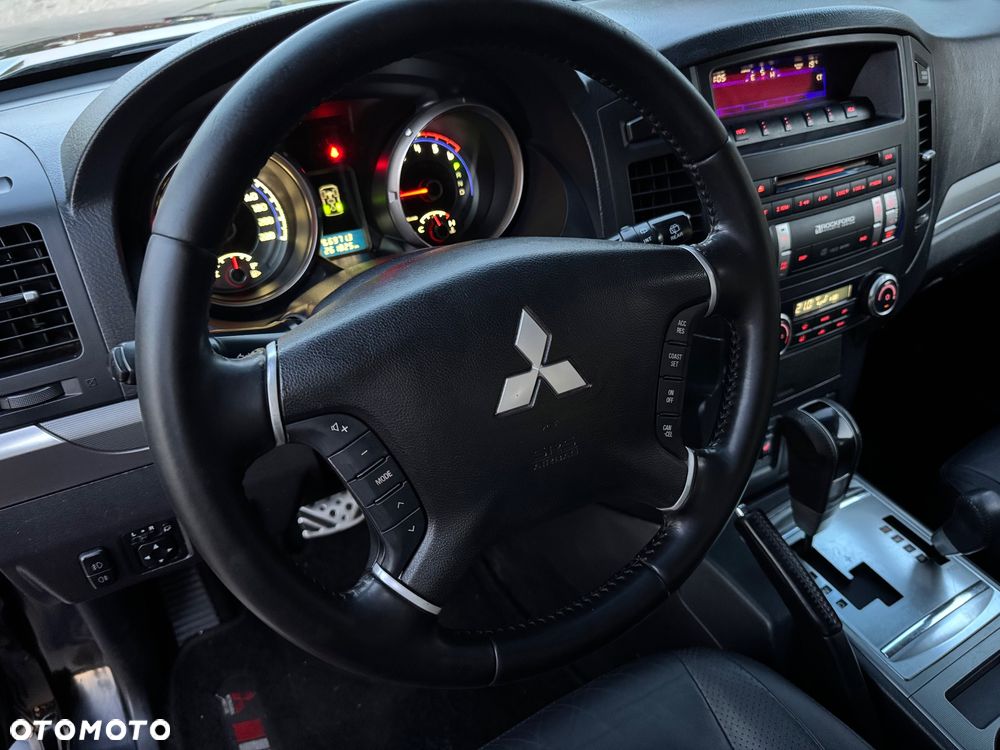 Mitsubishi Pajero 3.2 DI-D Automatik Intense - 25