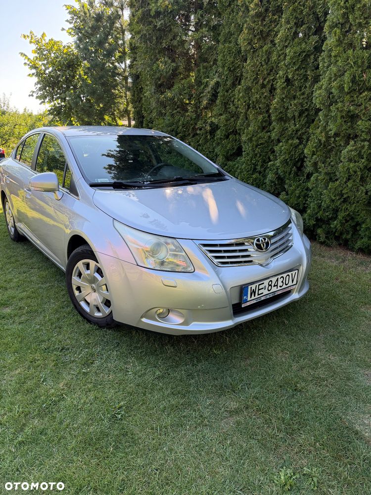 Toyota Avensis 1.8 Luna - 1