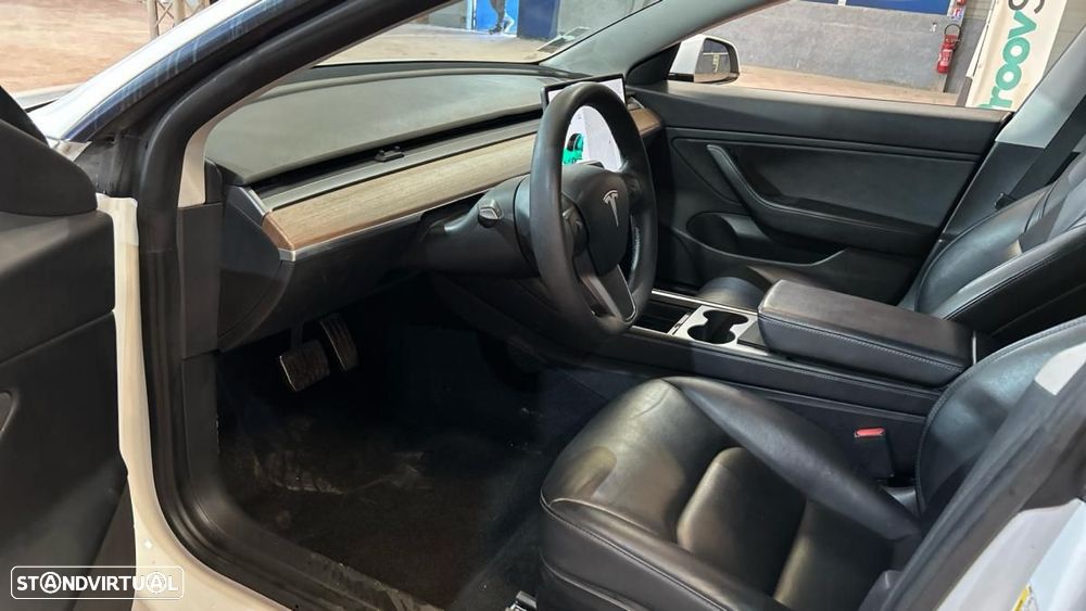 Tesla Model 3 Long-Range Dual Motor AWD - 4