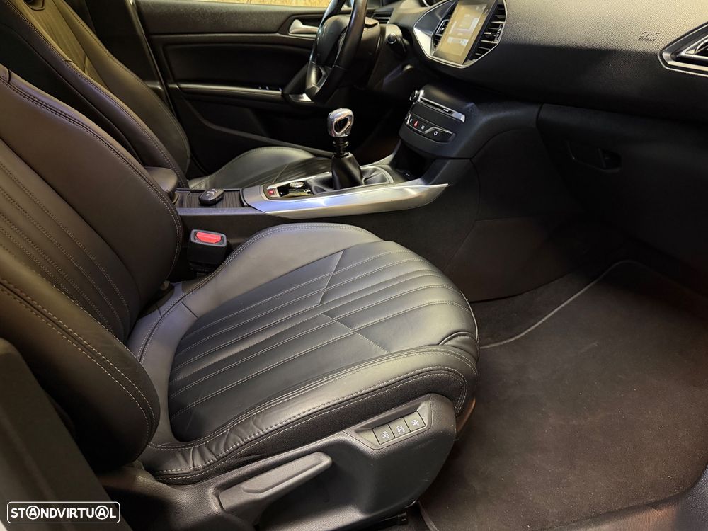 Peugeot 308 130 e-THP Stop & Start Allure - 13