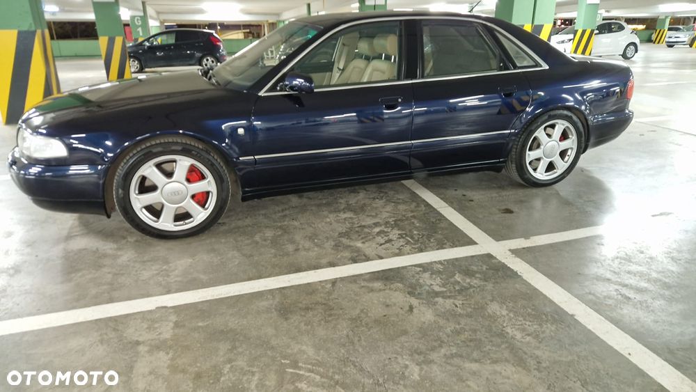 Audi S8 - 1