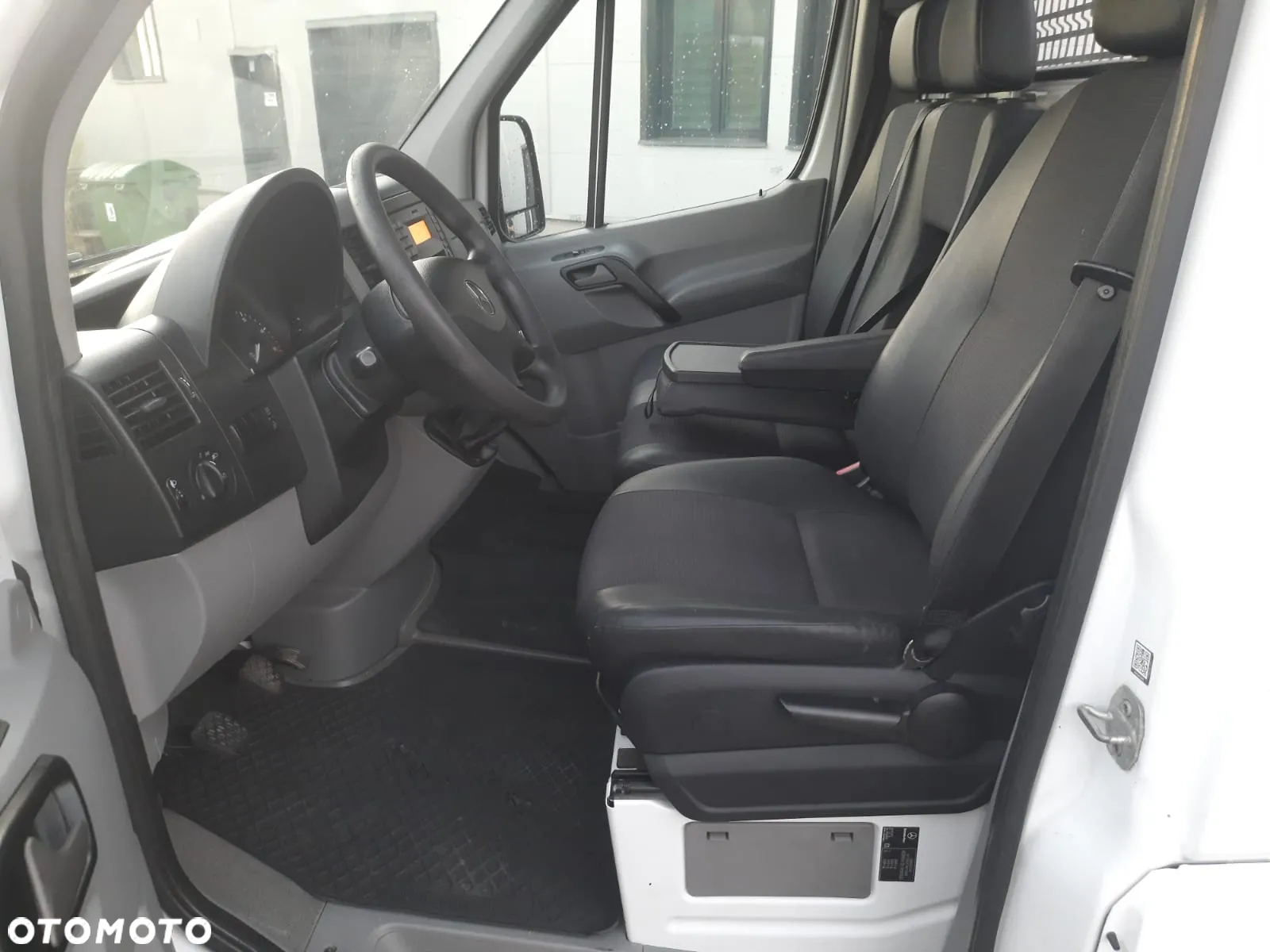 Mercedes-Benz Sprinter - 10