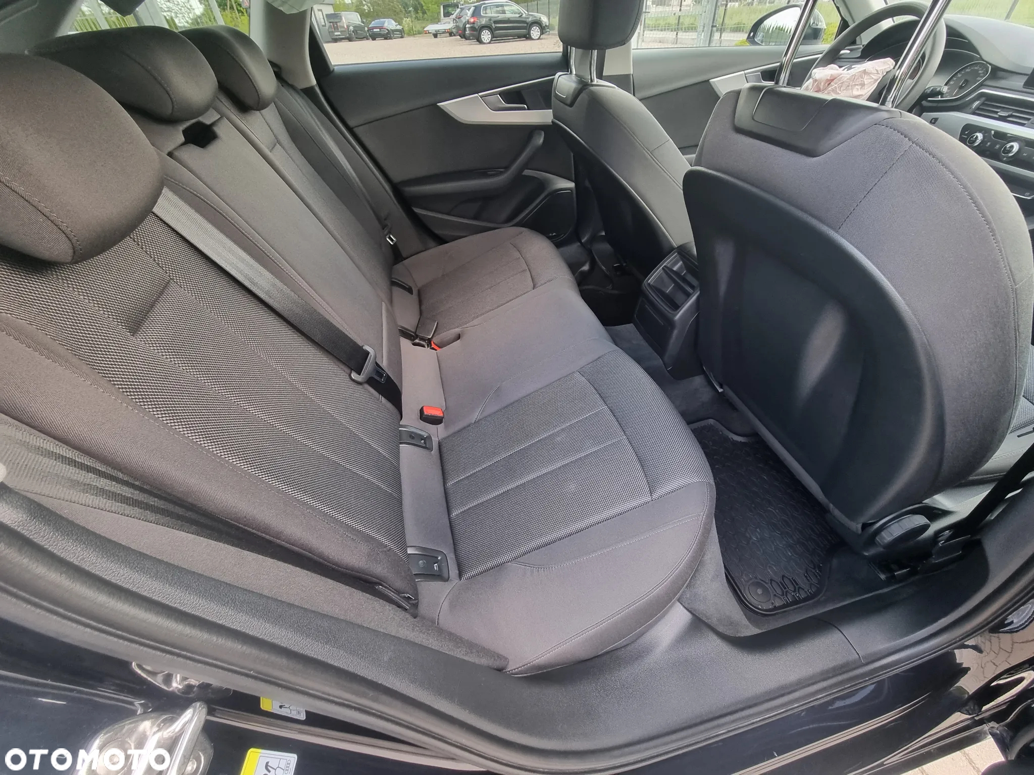 Audi A4 Avant 40 TFSI S tronic - 9