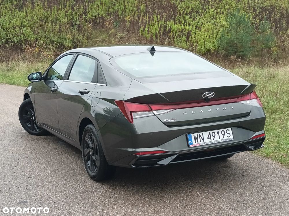 Hyundai Elantra 1.6 Smart CVT - 15