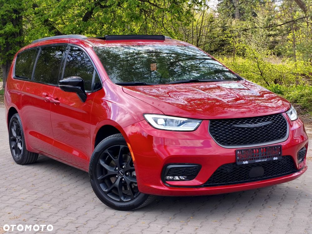 Chrysler Pacifica - 1