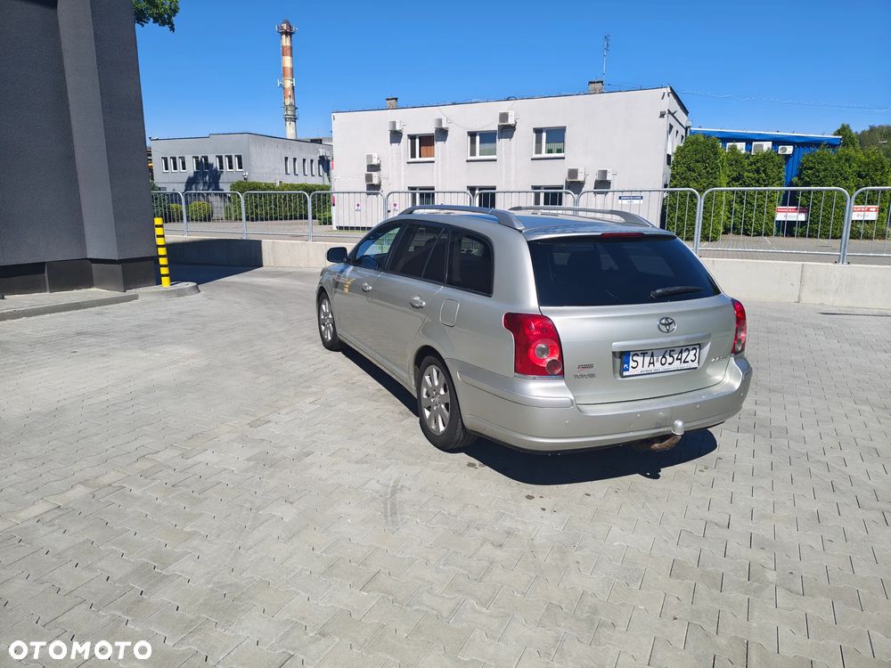 Toyota Avensis 1.8 VVT-i Sol - 4