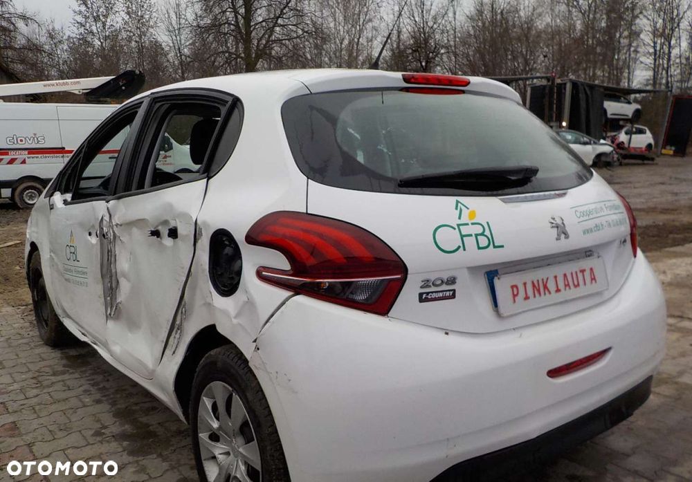 Peugeot 208 - 11