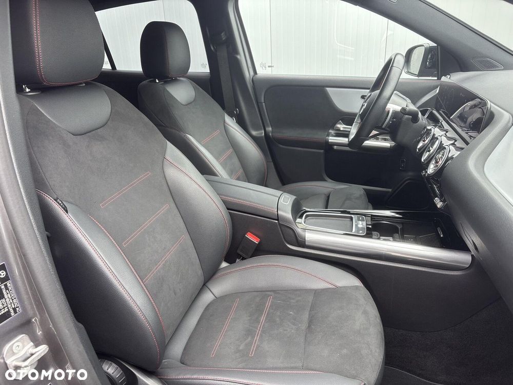 Mercedes-Benz GLA - 19