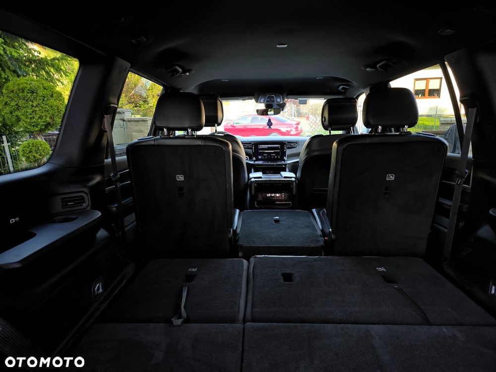 Jeep Wagoneer - 14