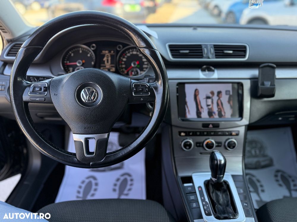 Volkswagen Passat Variant 2.0 Blue TDI DPF DSG Highline - 17