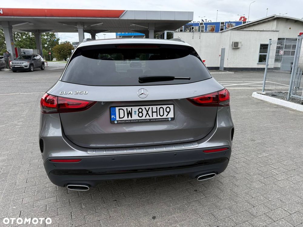 Mercedes-Benz GLA 250 4-Matic - 2