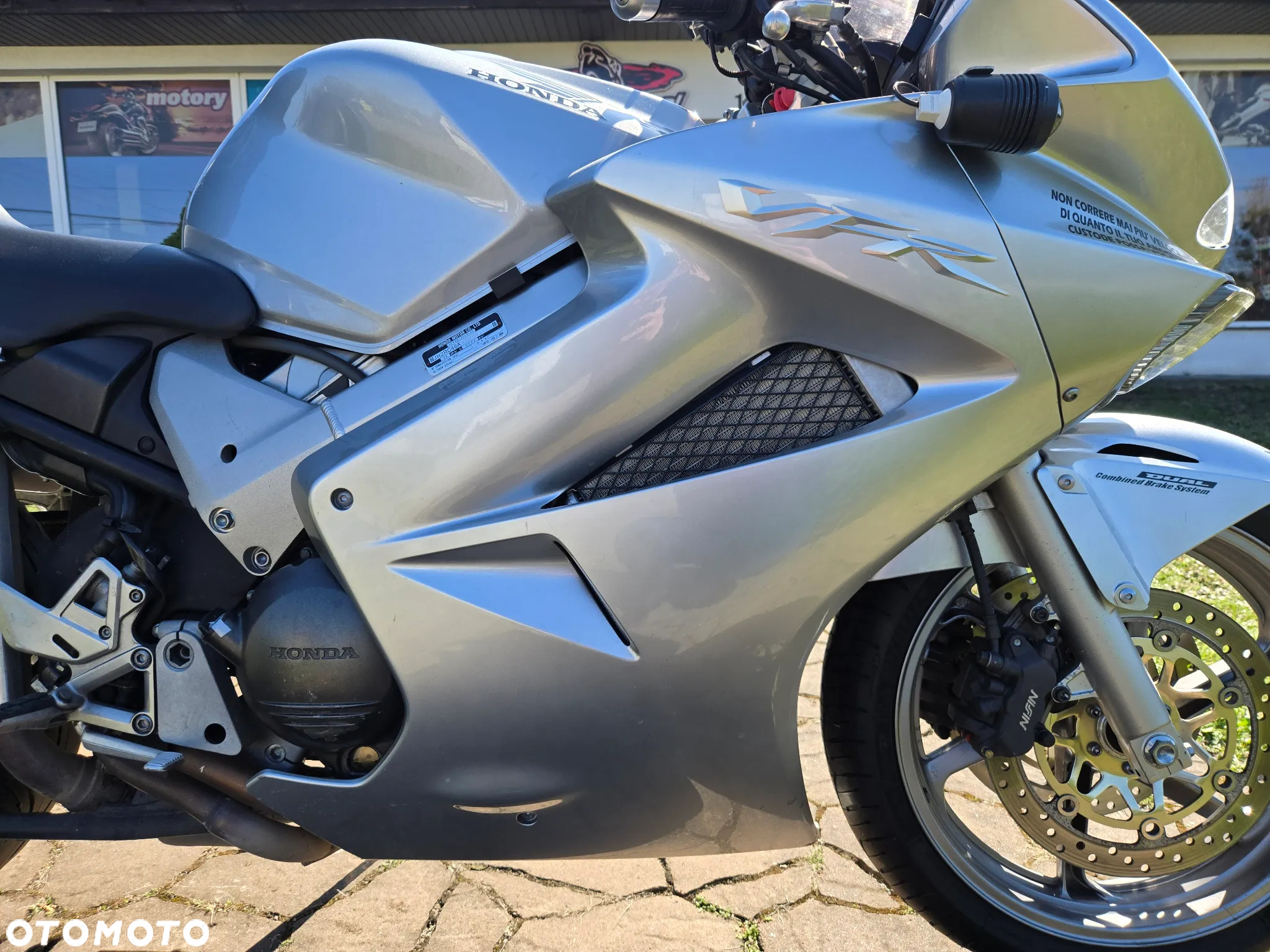Honda VFR - 22
