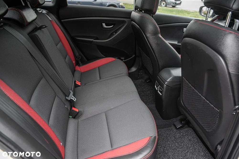 Hyundai i30 1.6 T GDI Turbo - 28