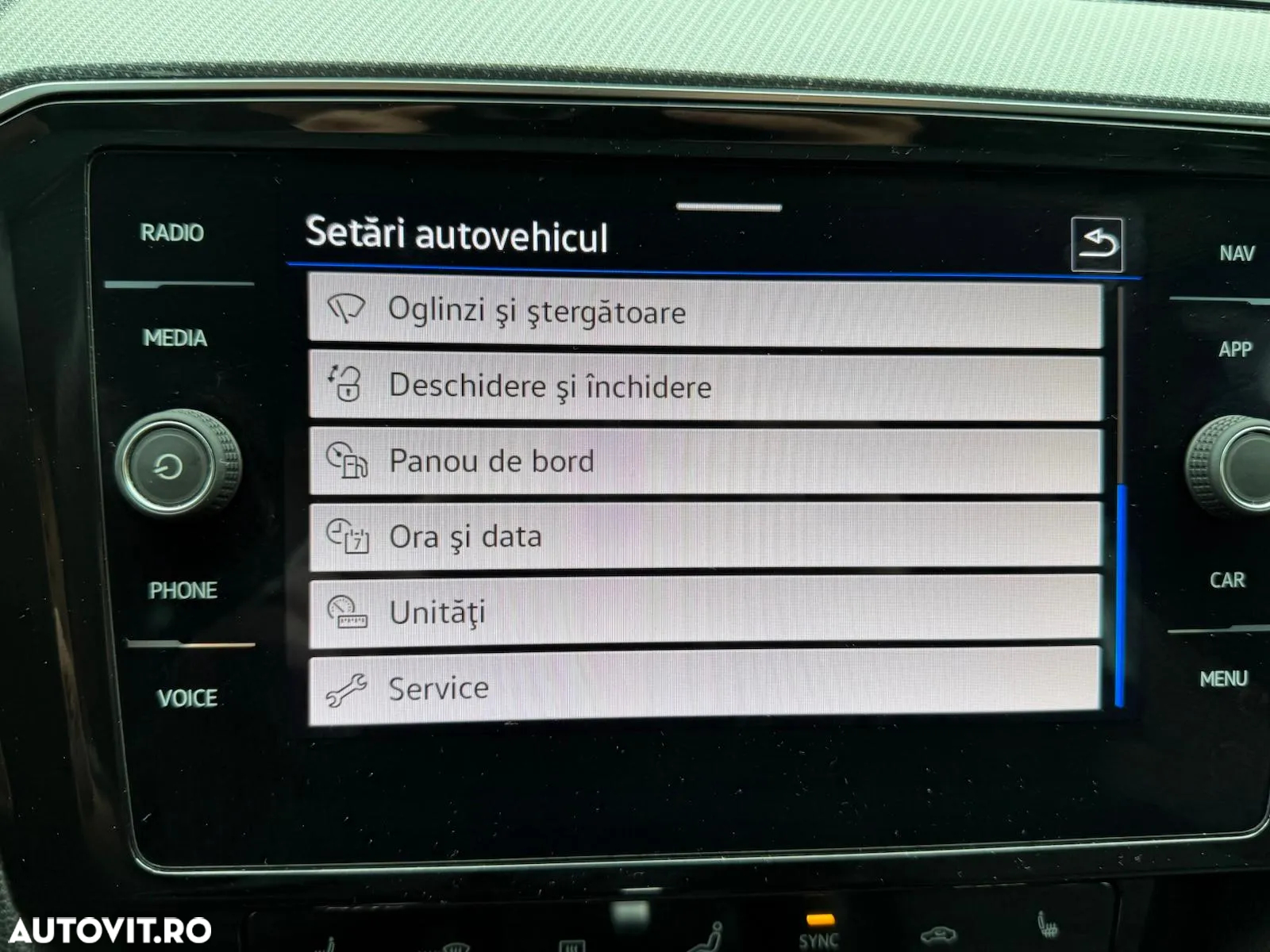 Volkswagen Passat Variant 2.0 TDI SCR DSG Business - 36