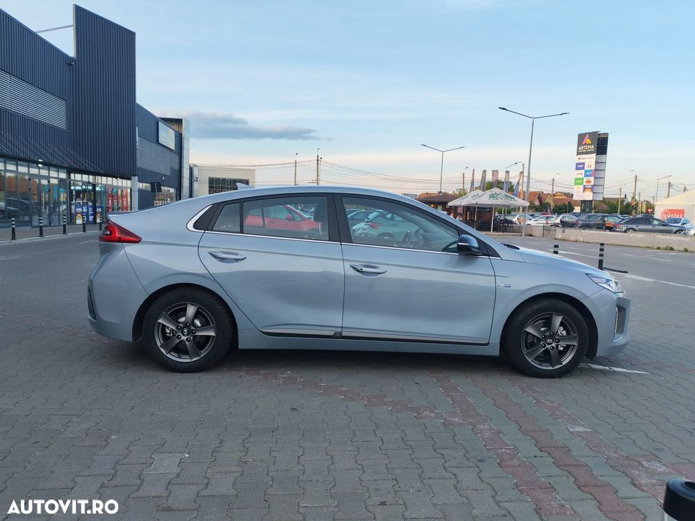 Hyundai IONIQ 1.6 GDI Premium - 13