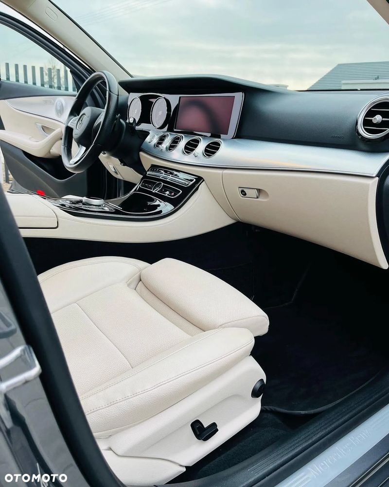 Mercedes-Benz Klasa E 220 d 4-Matic All-Terrain - 9