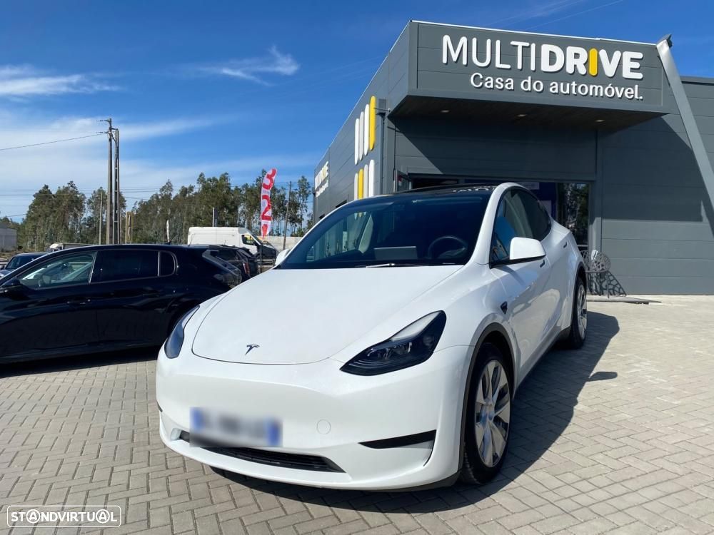 Tesla Model Y Standard RWD - 4