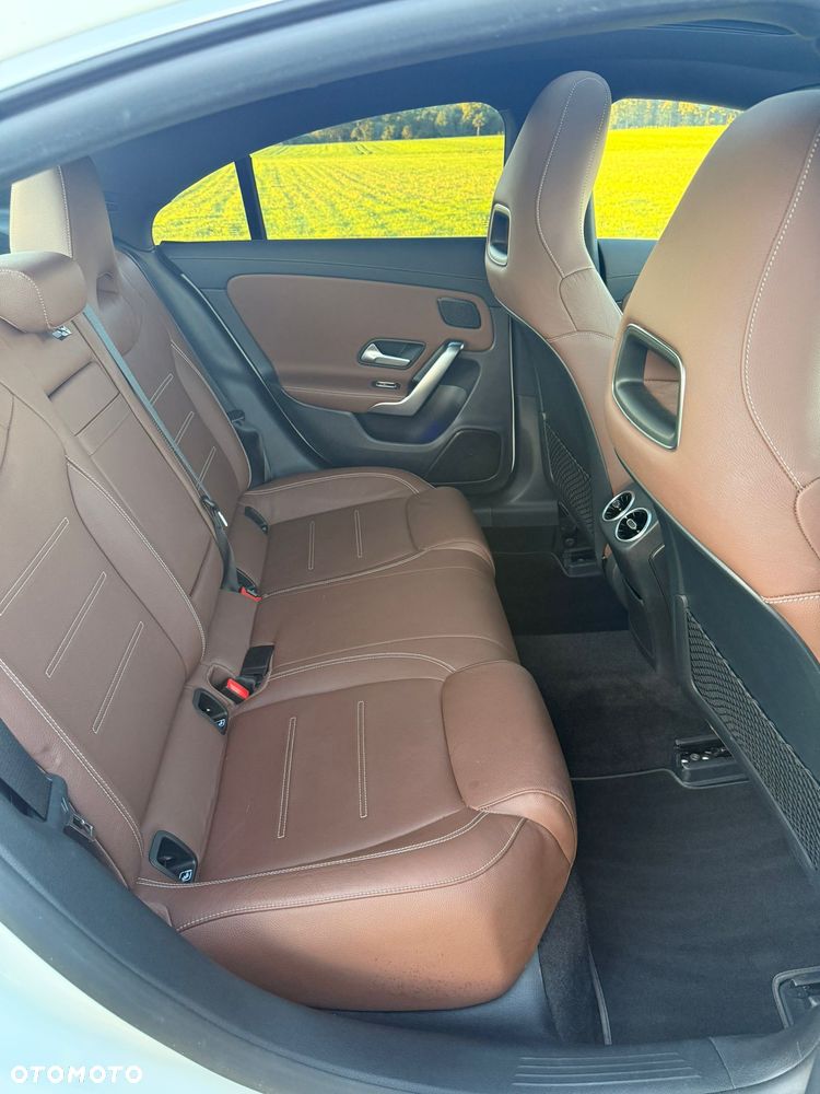 Mercedes-Benz CLA 200 7G-DCT AMG Line - 13