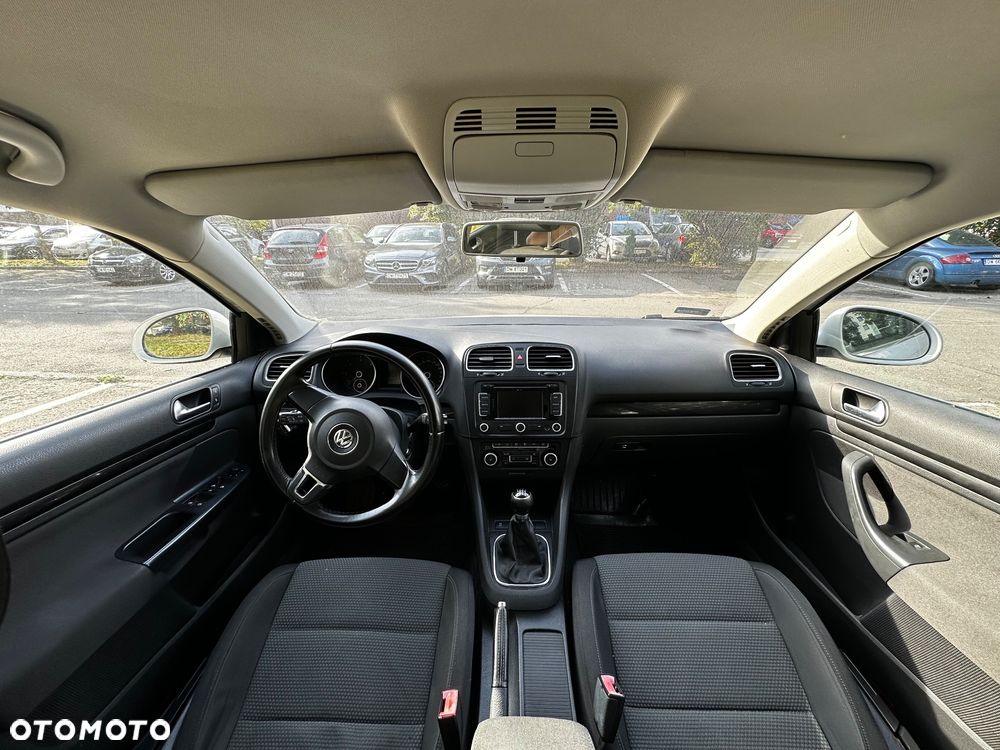 Volkswagen Golf - 6