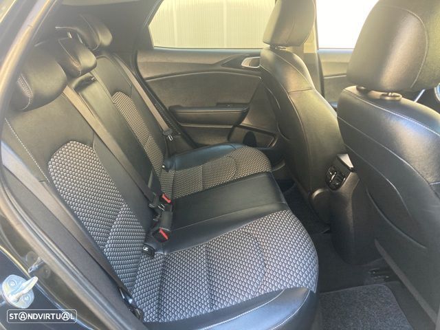 Kia XCeed 1.6 GDi PHEV Tech - 26