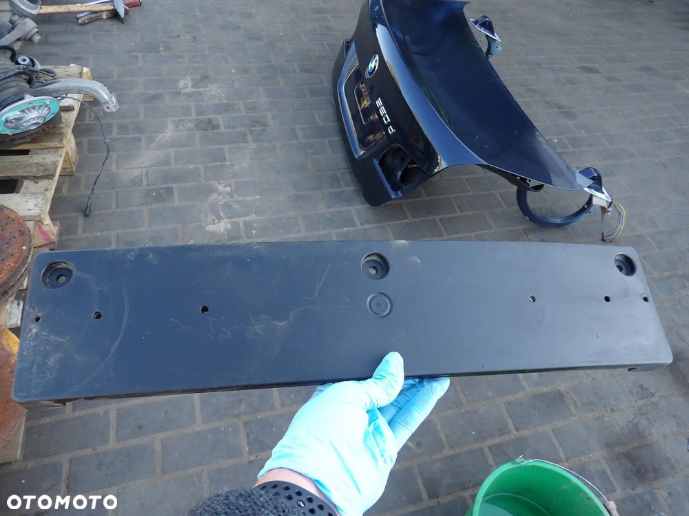BMW - F07 - PODKŁADKA POD TABLICĘ REJESTRACYJNĄ - 8049292 - 1