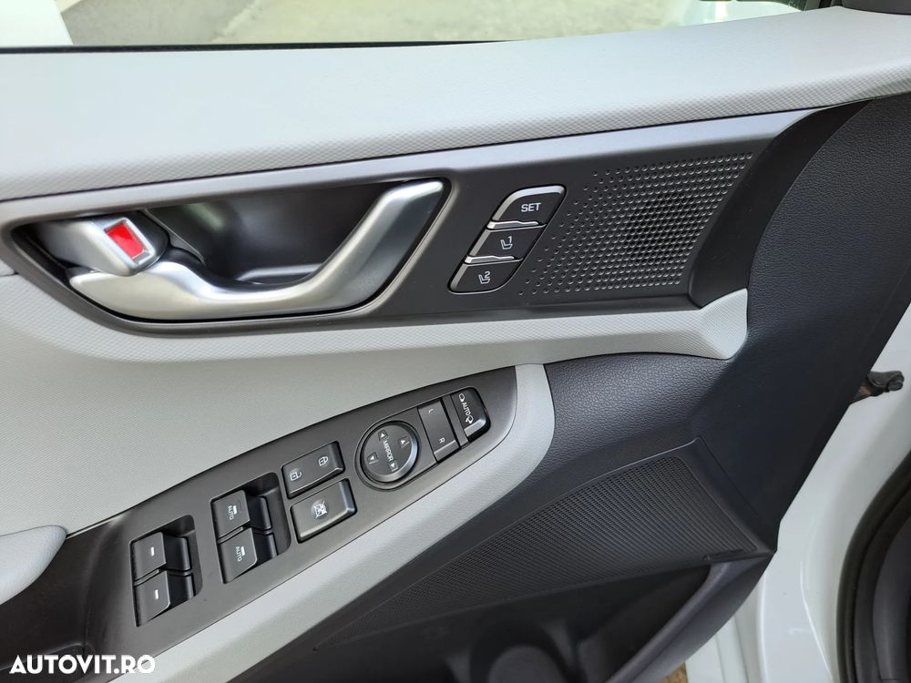 Hyundai IONIQ Plug-In Hybrid 1.6 141CP Exclusive - 16