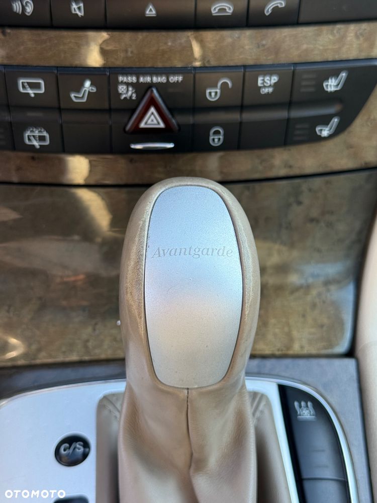 Mercedes-Benz Klasa E 500 4-Matic T Avantgarde - 27
