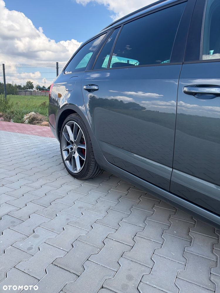 Skoda Octavia 2.0 TDI RS DSG - 17