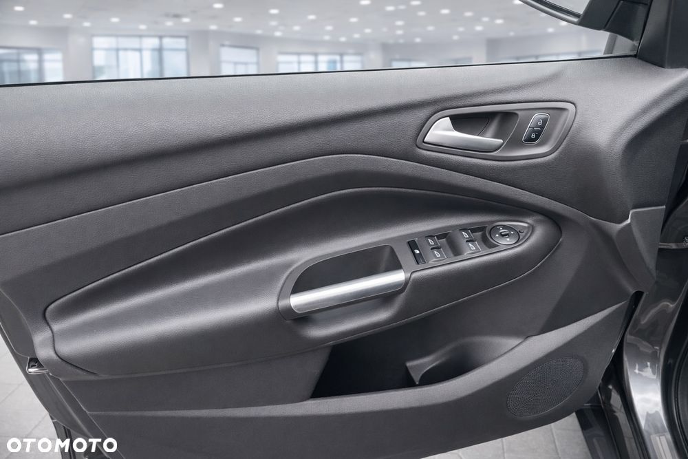 Ford Kuga 1.5 EcoBoost 2x4 ST-Line - 13