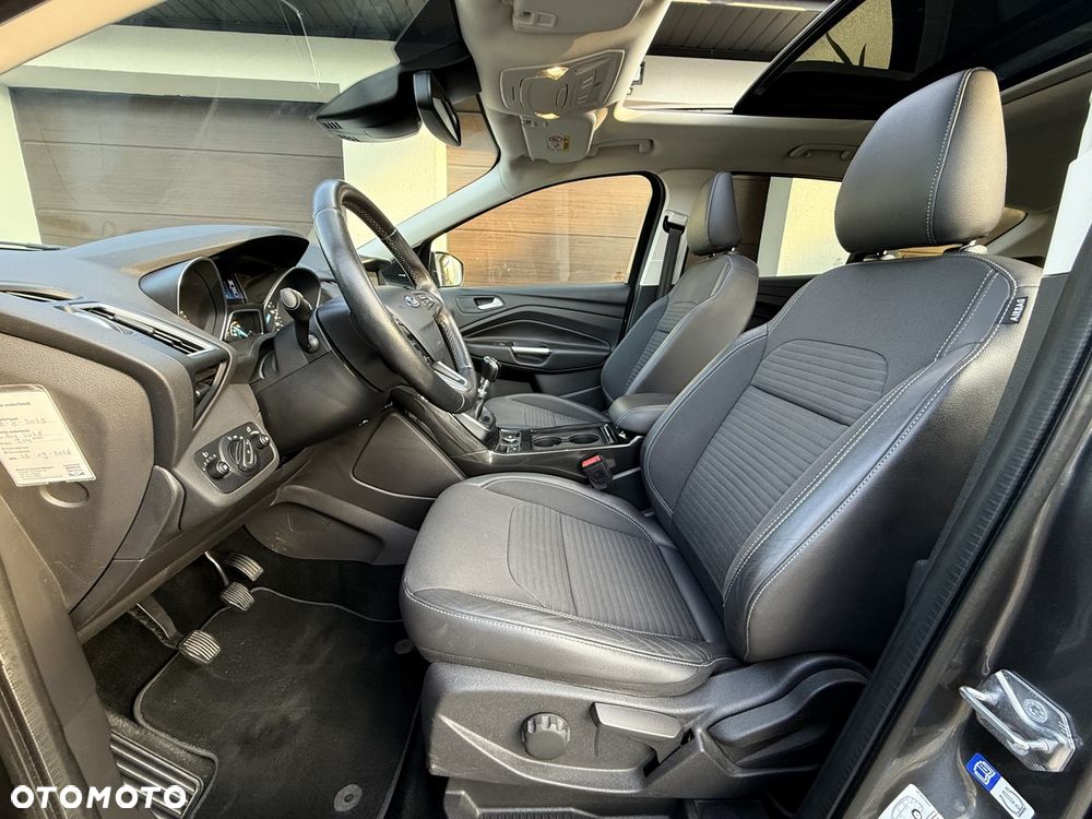 Ford Kuga 1.5 EcoBoost 2x4 ST-Line - 14