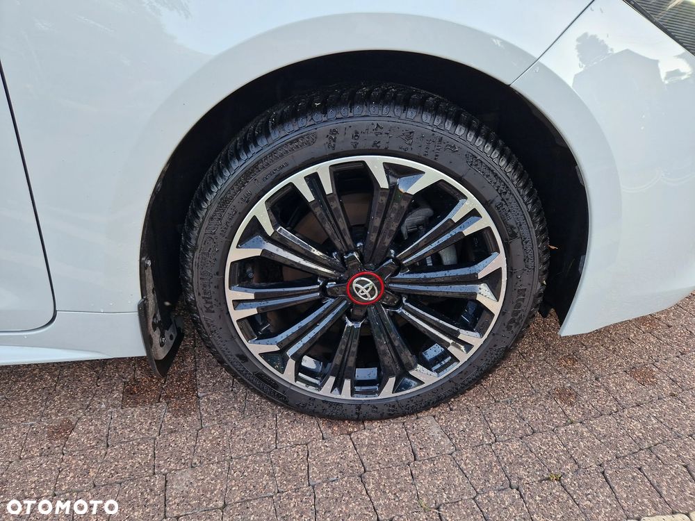 Toyota Corolla 2.0 Hybrid GR Sport Dynamic - 32