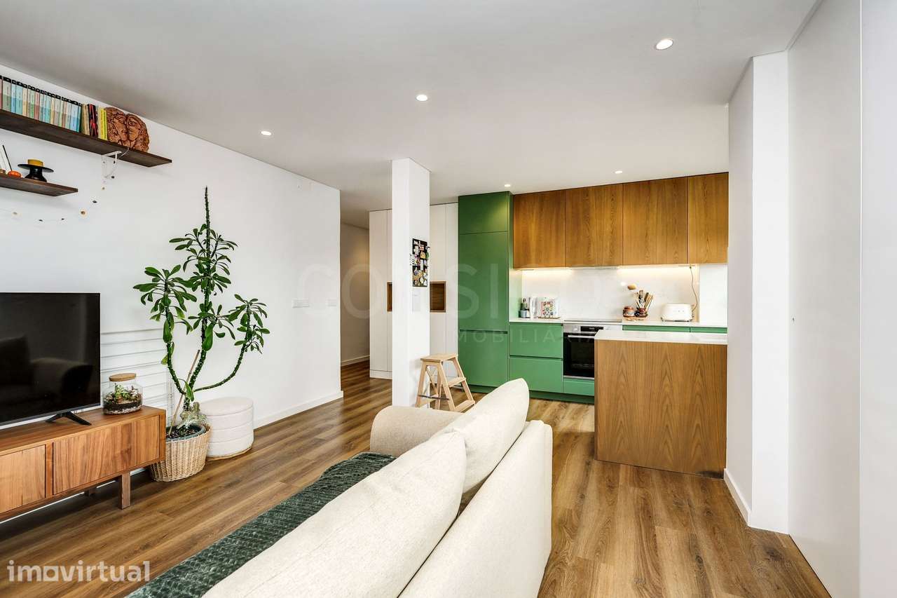 T2+1 Remodelado em Porto Salvo com Sótão Privativo - 80 m² - Grande imagem: 5/20