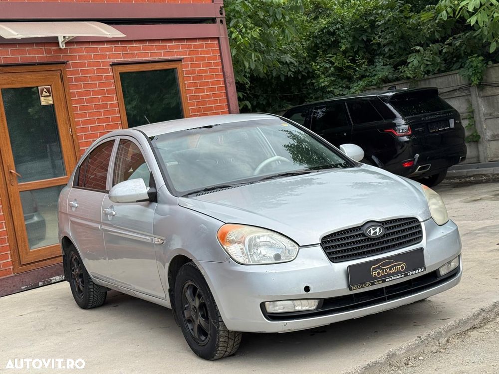 Hyundai Accent - 1