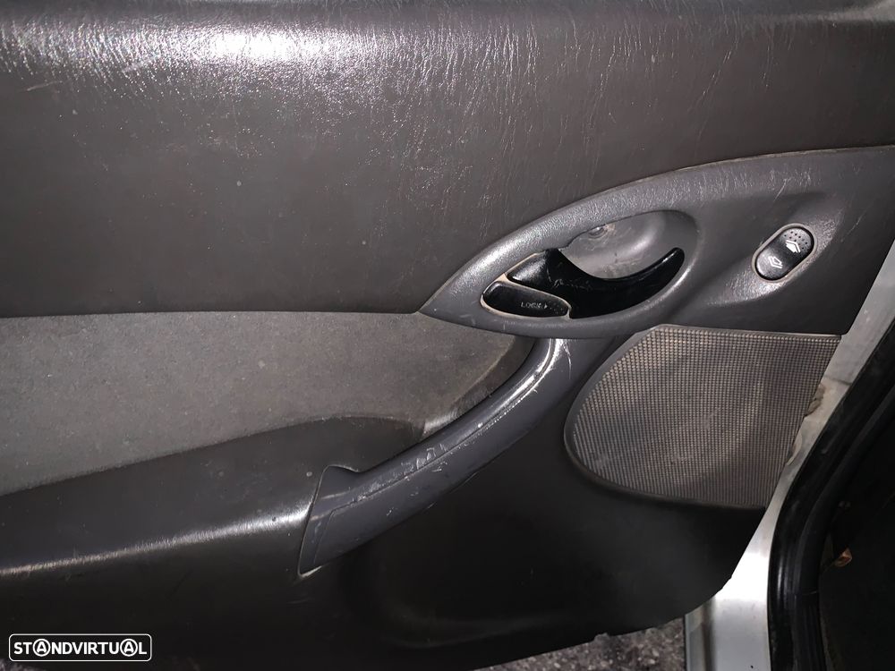 Ford Focus SW 1.8 TDdi Trend - 8