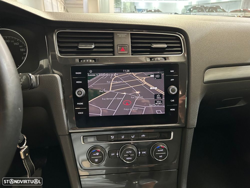 VW Golf Variant 1.6 TDi Confortline - 26