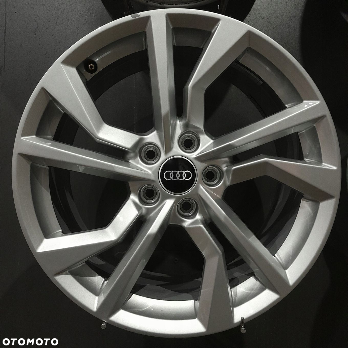 Felgi 18 5x112 Audi TT 8S0 S-Line OE F503169-9 - 4