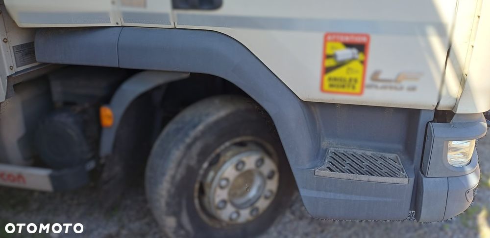 STOPIEŃ STOPNICA SCHODEK NADKOLE KABINY PRAWA DAF LF EURO 6 - 1