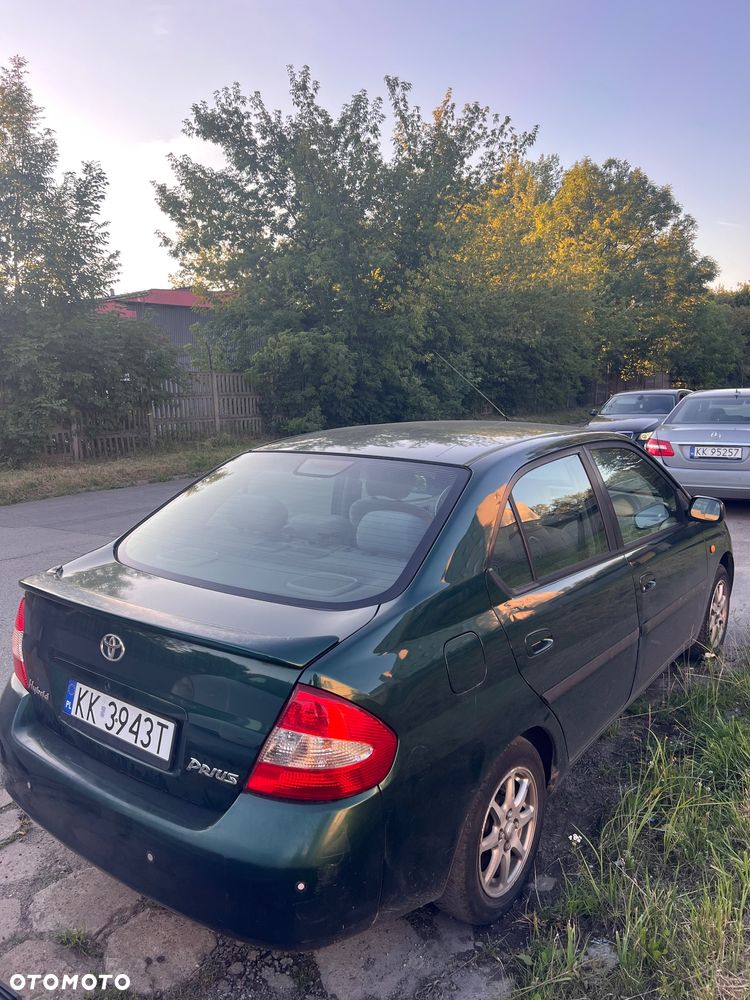 Toyota Prius - 5