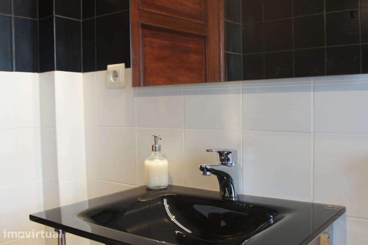 Quarto - localizado em Paranhos Porto - Grande imagem: 3/30