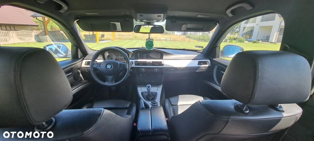 BMW Seria 3 318d - 5