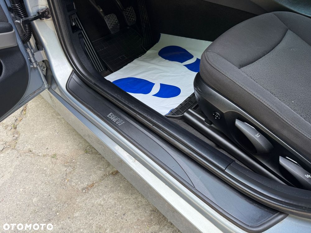 BMW Seria 3 318i - 24