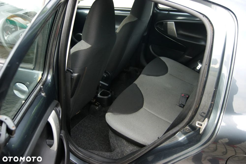 Toyota Aygo Connect - 21