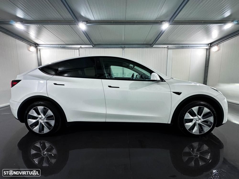 Tesla Model Y Standard - 12